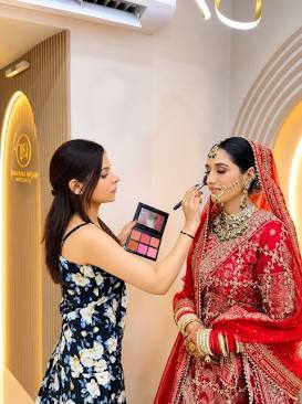 Makeup Artist Near Me: How to Find the Right Makeup Professional