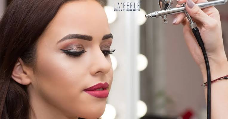 Airbrush Makeup Artist in Lucknow: Benefits, Prices and Booking Guide