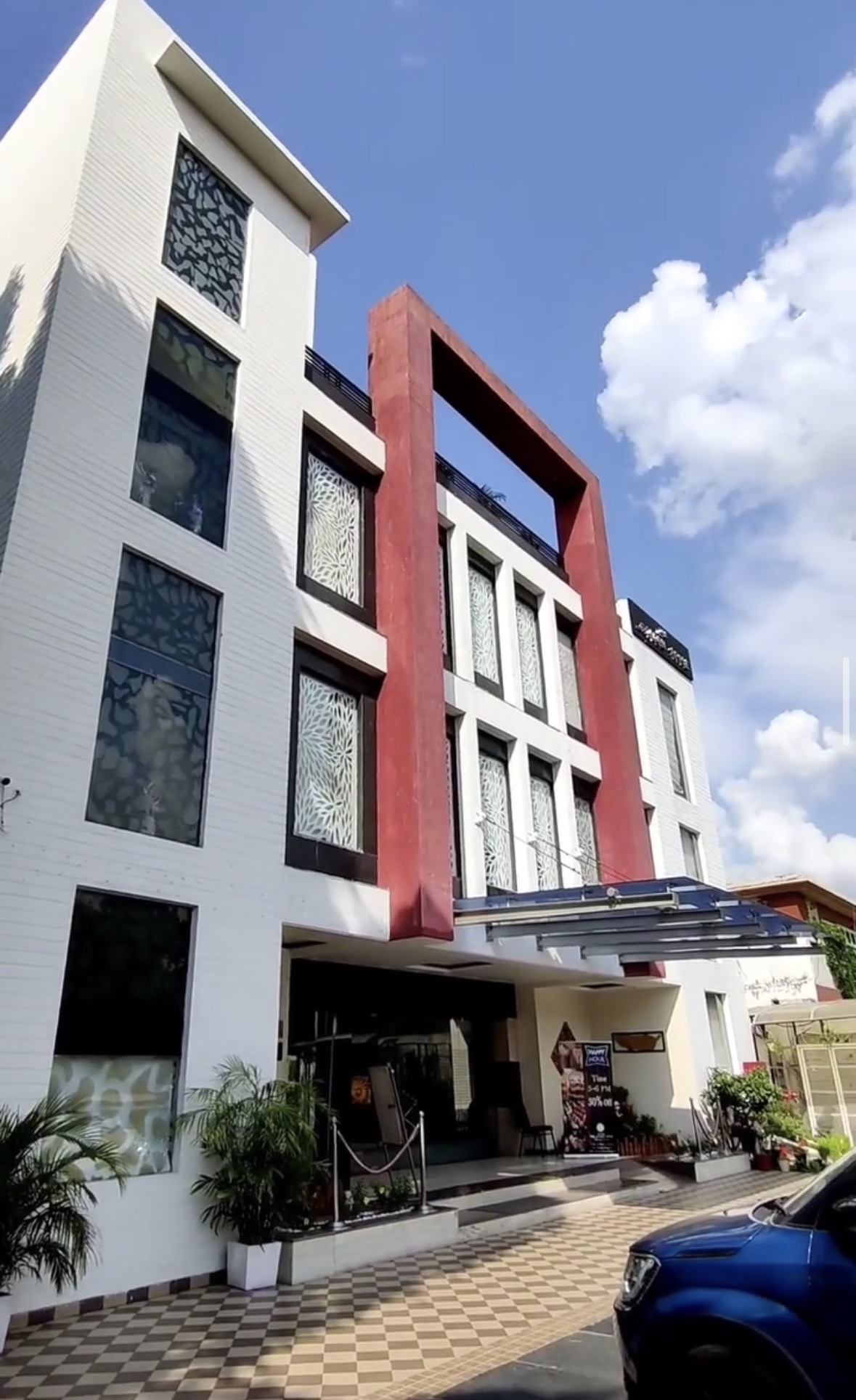 Hotel The Golden Apple venue