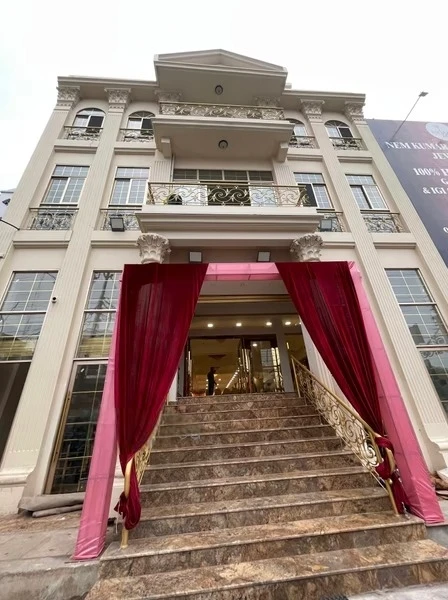 R Venetian Banquet And Hotel venue